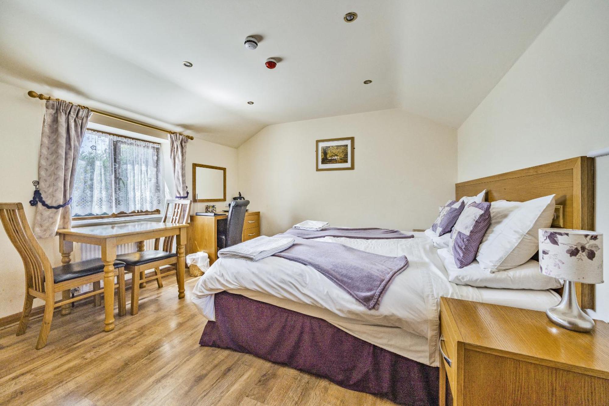 The Golden Fleece Hotel Chard Room photo